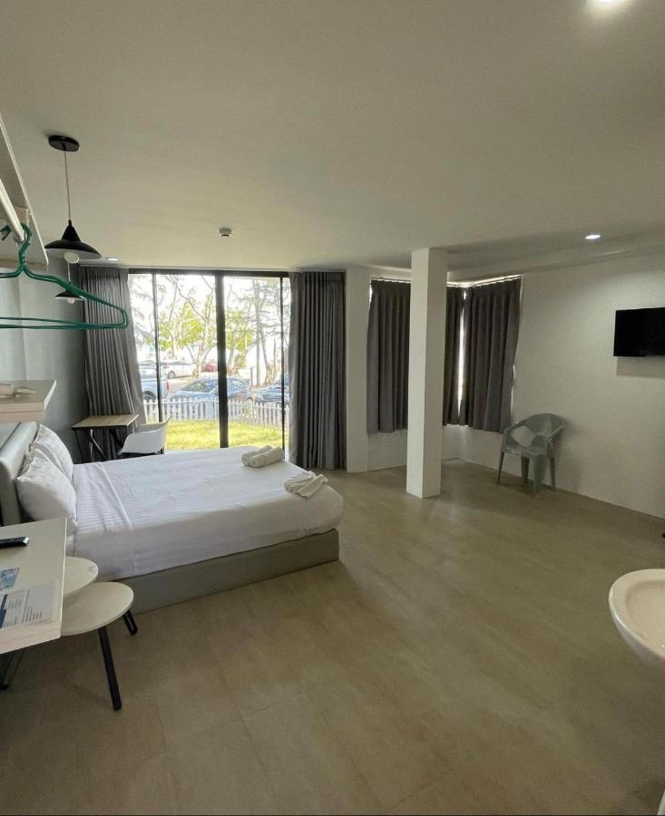 Phuket Muay Thai Hotel Rawai Beach Екстер'єр фото