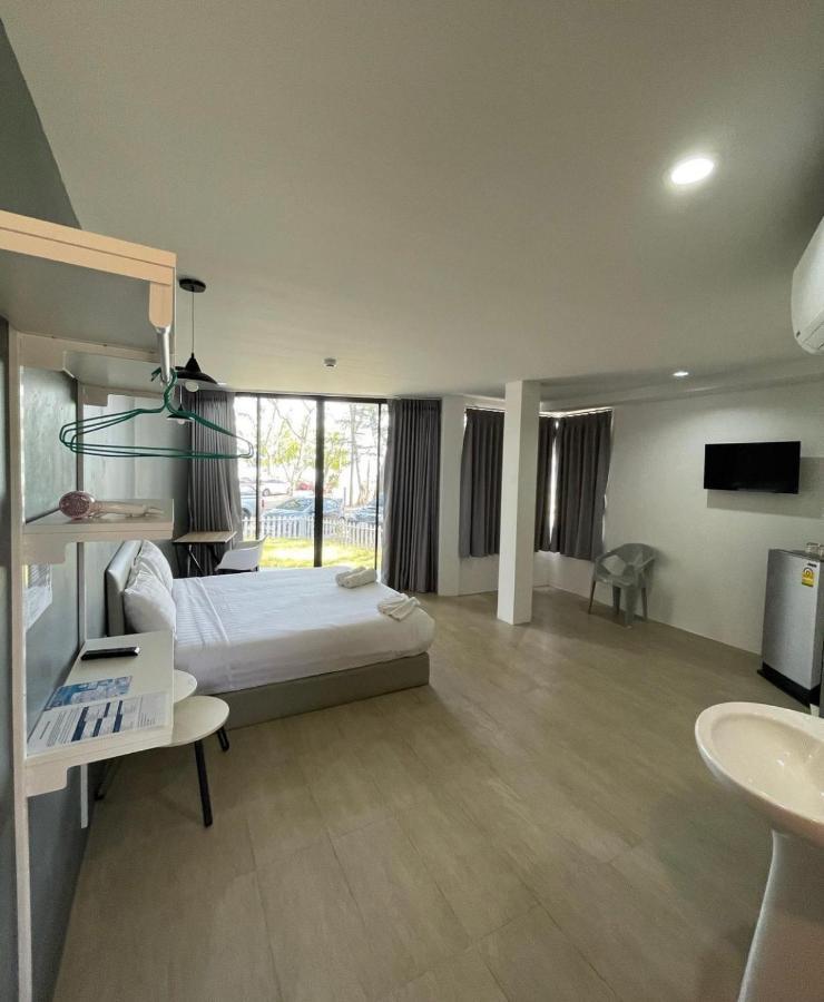 Phuket Muay Thai Hotel Rawai Beach Екстер'єр фото