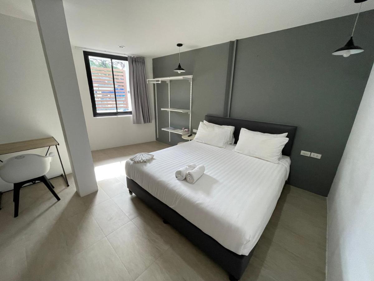 Phuket Muay Thai Hotel Rawai Beach Екстер'єр фото