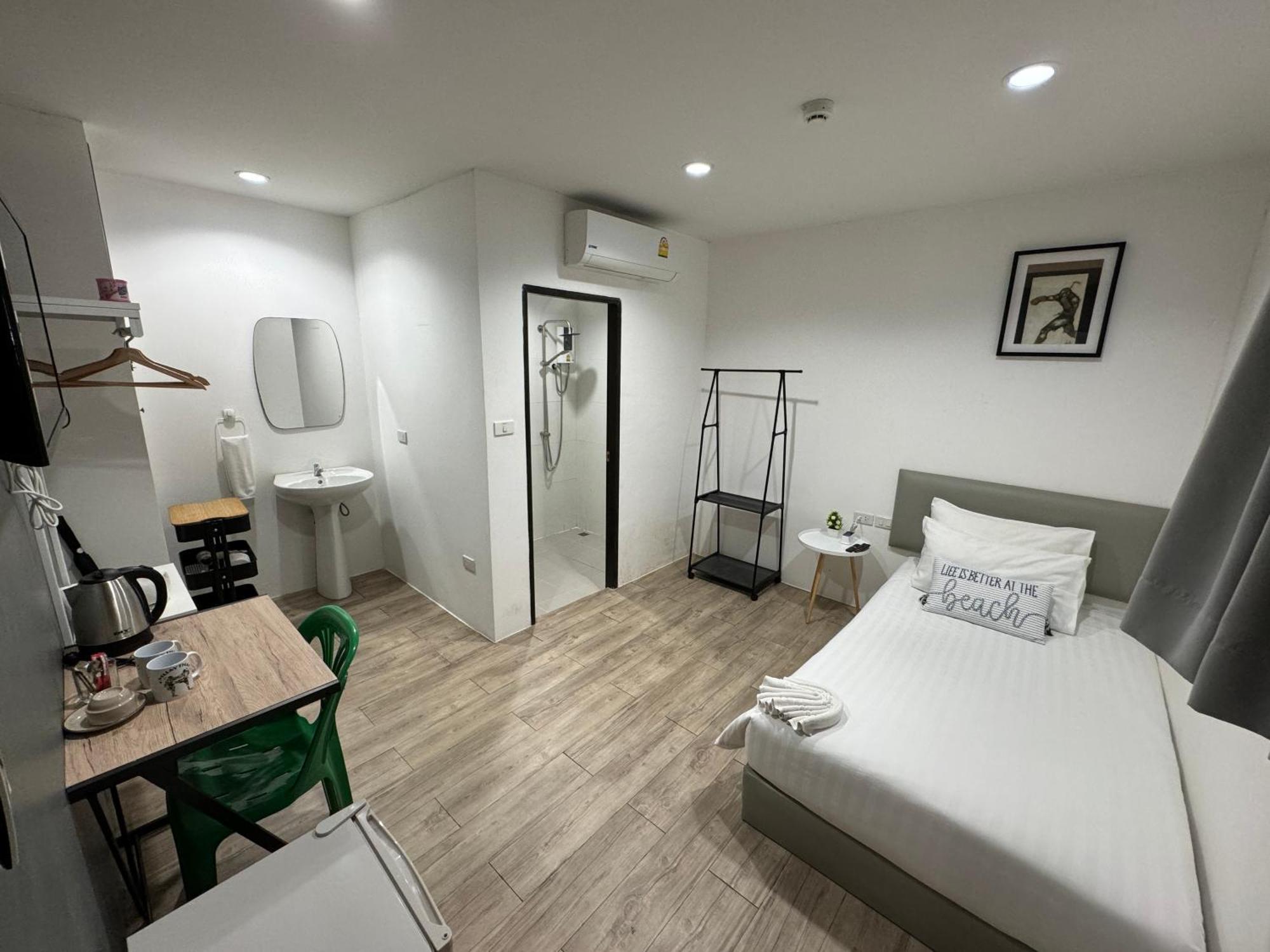 Phuket Muay Thai Hotel Rawai Beach Екстер'єр фото